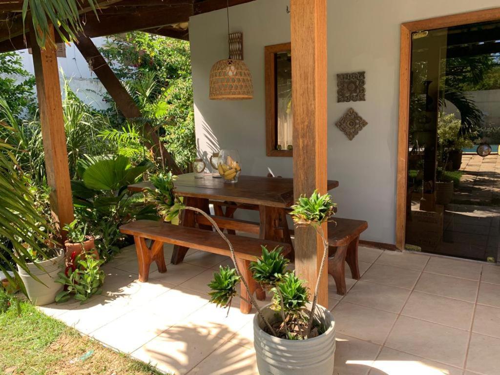 Casa de temporada 4 quartos sendo 2 suítes em Vilas do Atlântico - 200 m da praia e 6 km da capital Lauro de Freitas Exterior foto