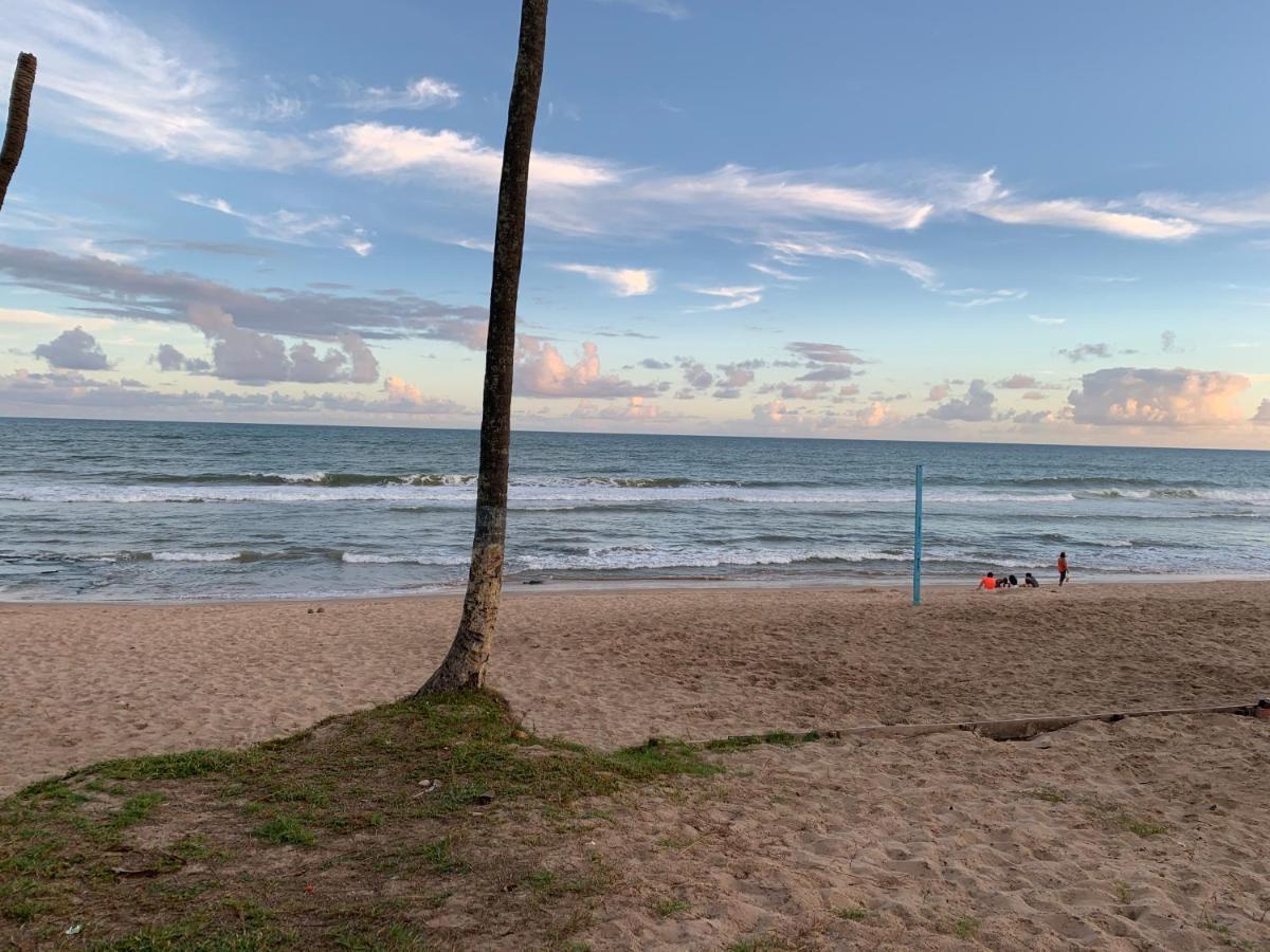 Casa de temporada 4 quartos sendo 2 suítes em Vilas do Atlântico - 200 m da praia e 6 km da capital Lauro de Freitas Exterior foto