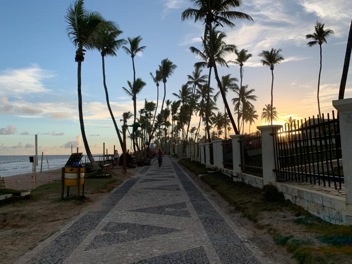 Casa de temporada 4 quartos sendo 2 suítes em Vilas do Atlântico - 200 m da praia e 6 km da capital Lauro de Freitas Exterior foto